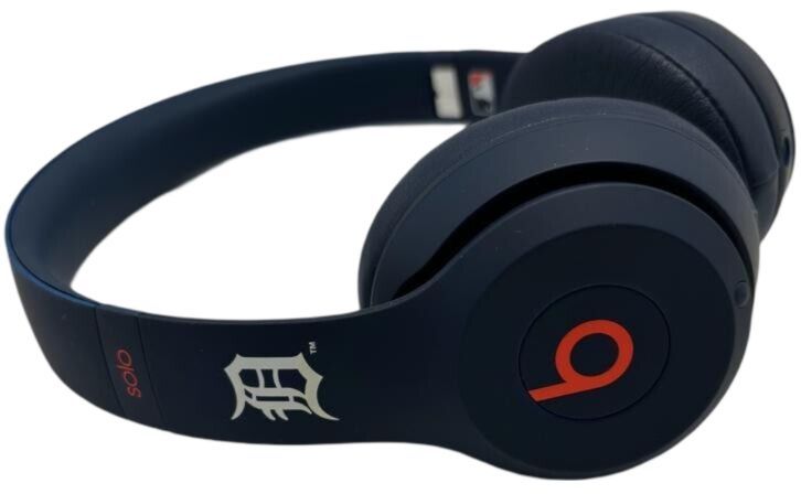 Refurbished Beats by Dre Solo2 Wireless On-Ear Headphones | Reebelo US