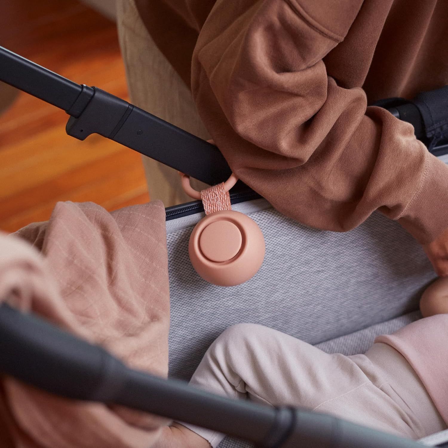 Hatch Rest Go Portable Sound Machine - Peach by Hatch - Refurbished condition - Image 6