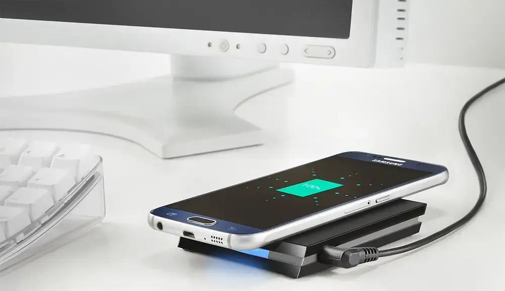 Insignia NS-MWPC1W Qi Wireless Charging Pad - Black by Insignia - Refurbished - Good condition - Image 3
