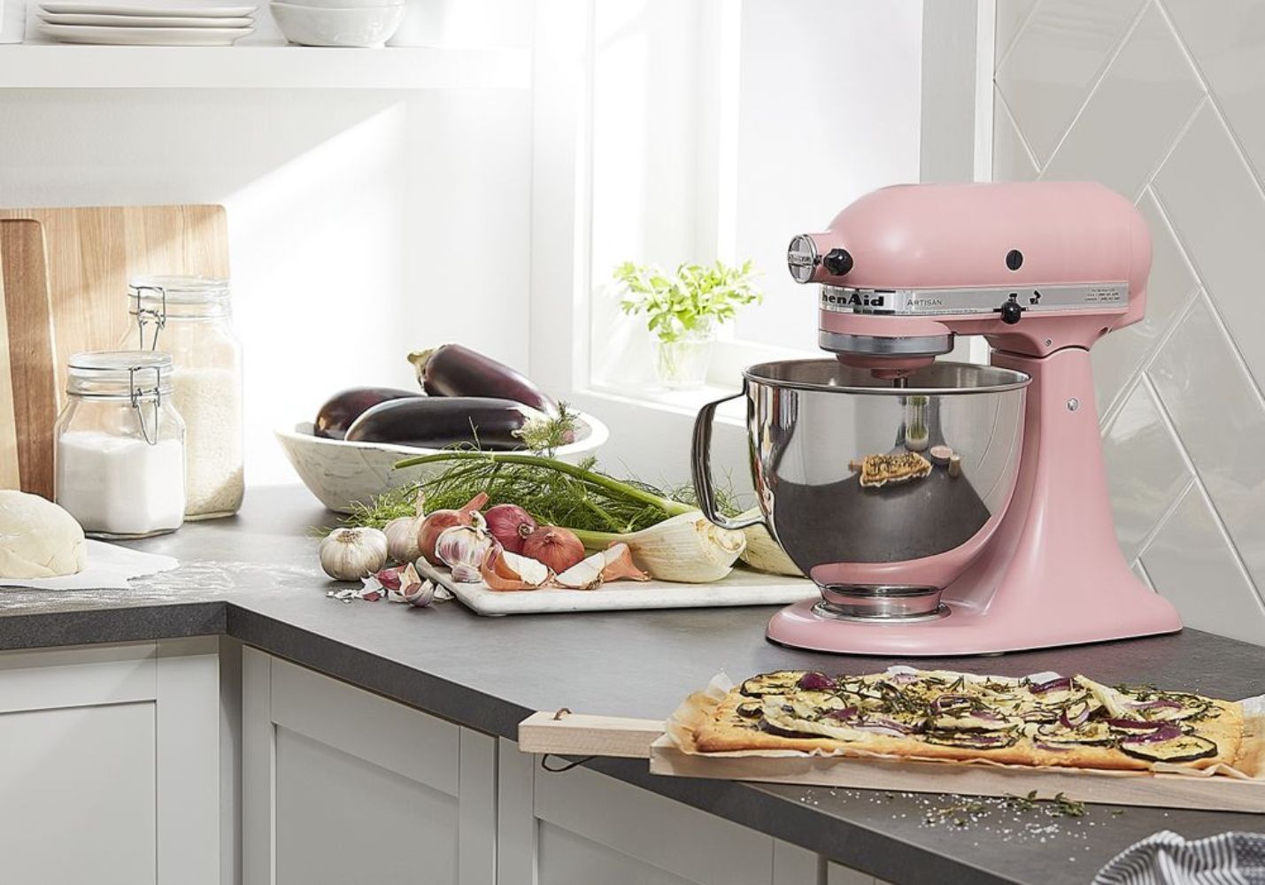 KitchenAid Artisan Series 5 Quart Tilt-Head Stand Mixer KSM150PS - Matt Dried Rose by KitchenAid - Refurbished - Like New condition - Image 4