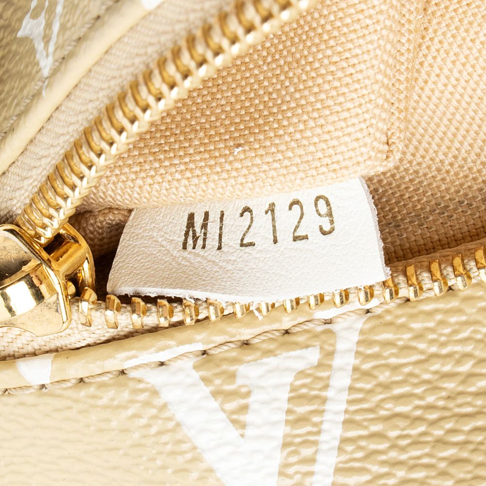 Louis Vuitton Giant Monogram Canvas Bumbag - Coated Canvas - Green by Louis Vuitton - Image 6